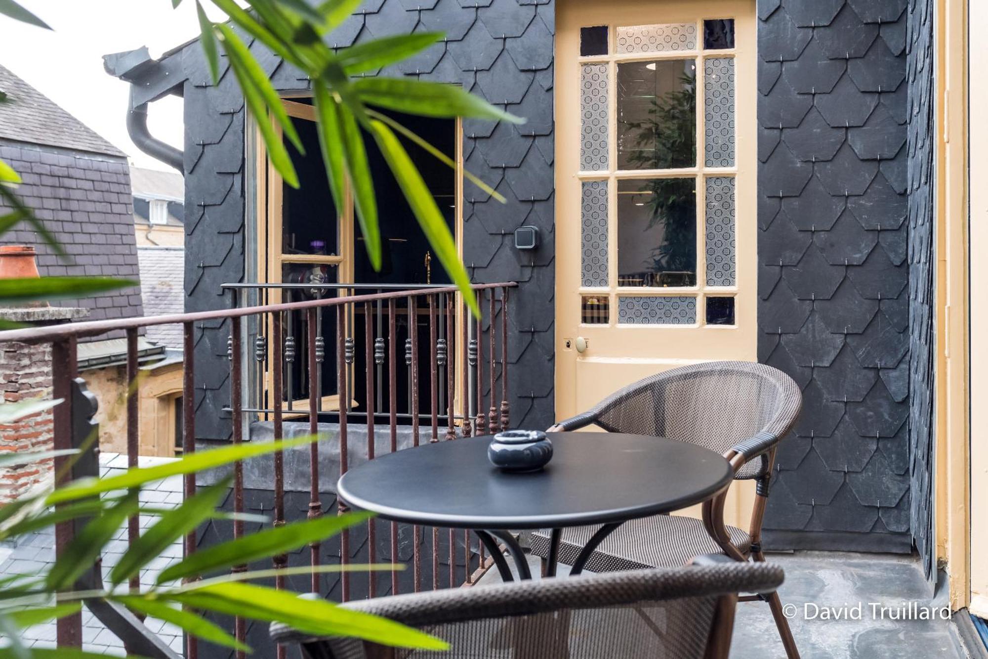 Suites Mana- Studio Art Ducal Avec Terrasse Sur L'Arriere De La Place Ducale Parking Inclus Charleville-Mézières Exteriér fotografie